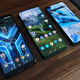 De izquierda a derecha, el Asus ROG Phone 3, el también grande OnePlus 8 Pro, y el OnePlus Nord.